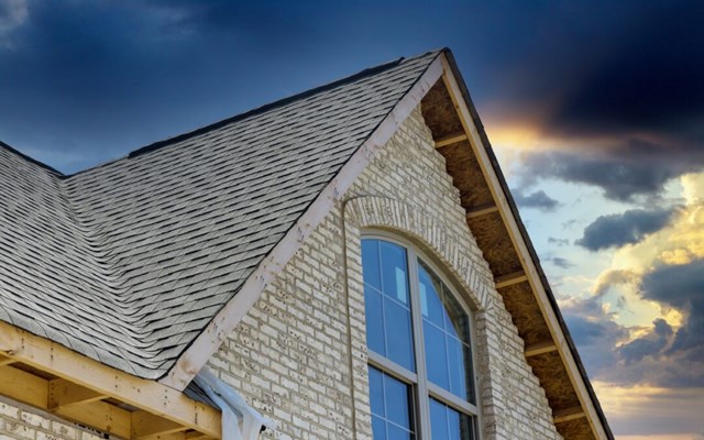 pitched-roof-vs-flat-roof